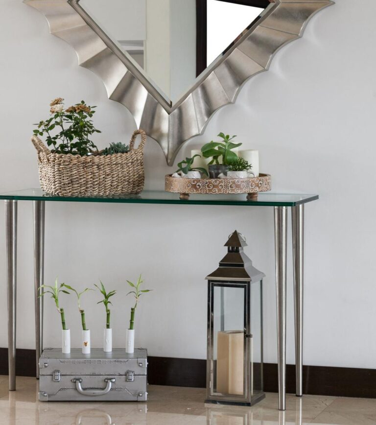 Entryway Table Ideas: Stylish Ways to Make a Stunning First Impression